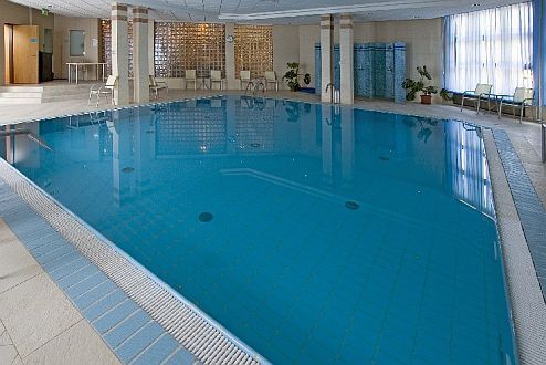 Hotel Rubin medencéje Budán - Wellness hétvége Budapesten