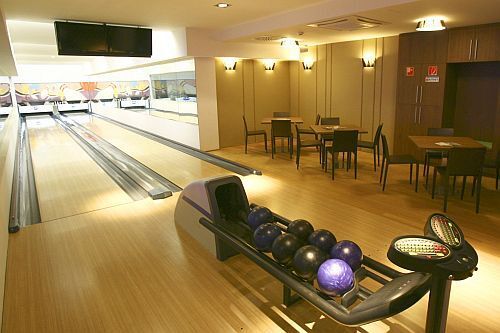 Vital Hotel Nautis Gárdony bowling pályája a Velencei Tónál