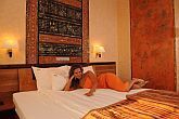 Mesés Shiraz Hotel Egerszalók szabad kétágyas szobája akciós félpanziós csomagokkal