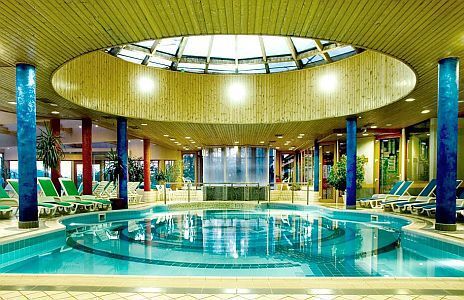 Silvanus Wellness Hotel Visegrád medencéje