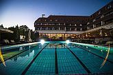 Hotel Sopron**** külső úszómedencéje hétvégére-
