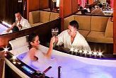 4* Jacuzzis hotelszoba, nászutas lakosztály Visegrádon